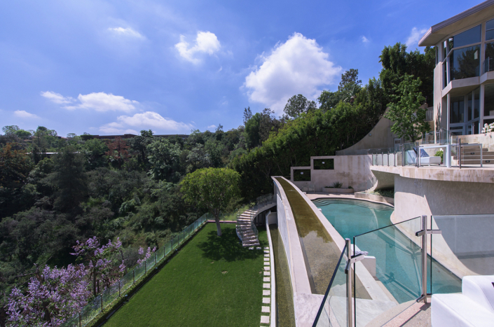 mulholland compound los angeles villa rental