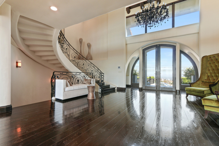 beverly hills villa rental entrance