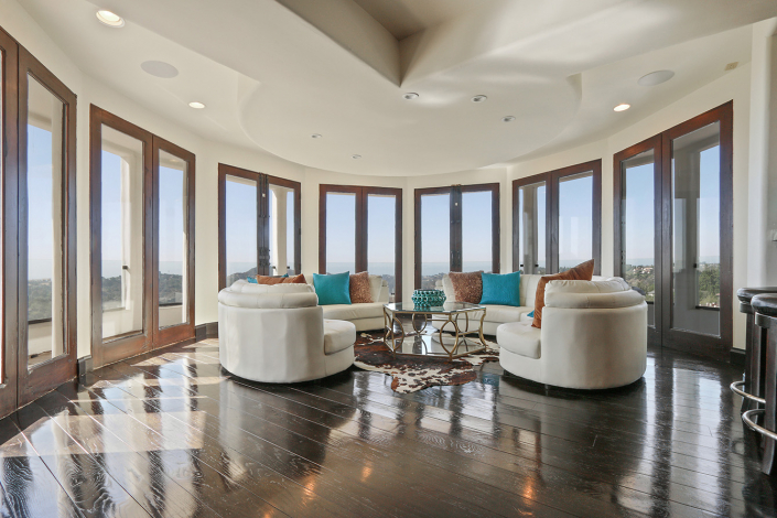 beverly hills villa rental living room view