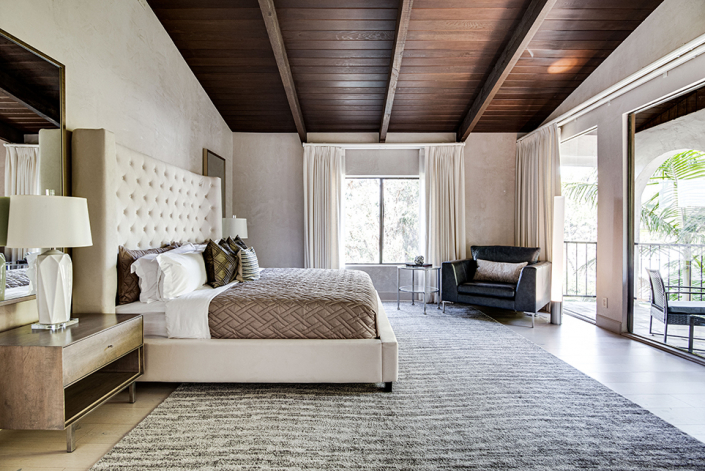 hollywood hills villa rental bedroom