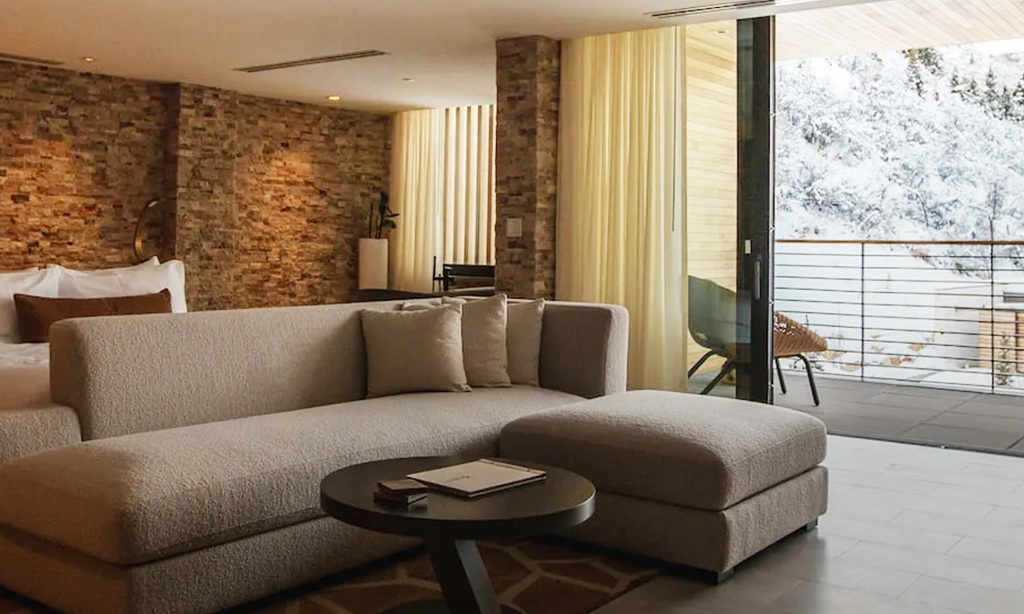 peregrine suites living room at the lodge at blue sky