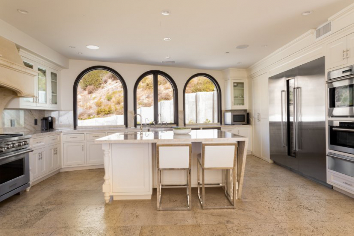 malibu villa rental kitchen