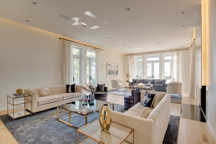 beverly hills villa rental living room