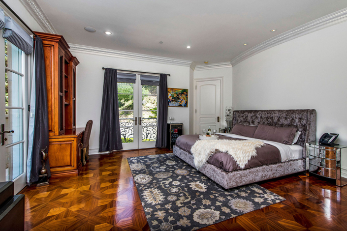 beverly hills villa rental guest bedroom
