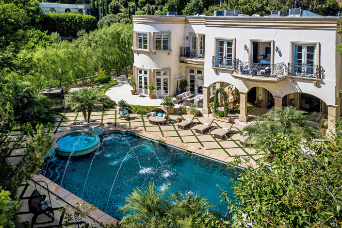 beverly hills villa rental backyard patio
