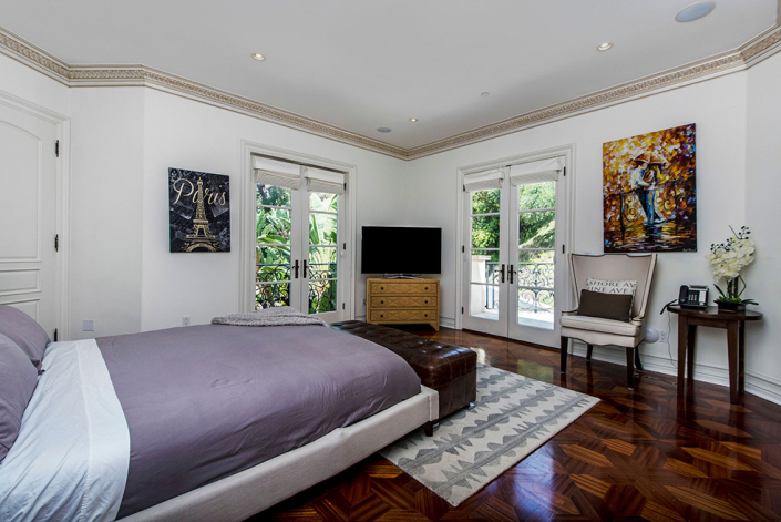 beverly hills villa rental guest bedroom