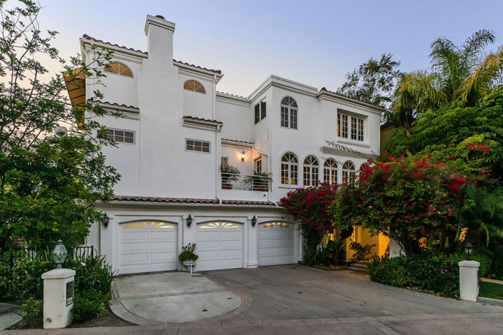 Brentwood villa rental entrance of house with garage