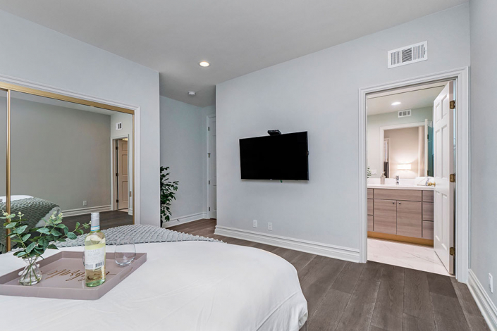 Brentwood villa rental guest bedroom