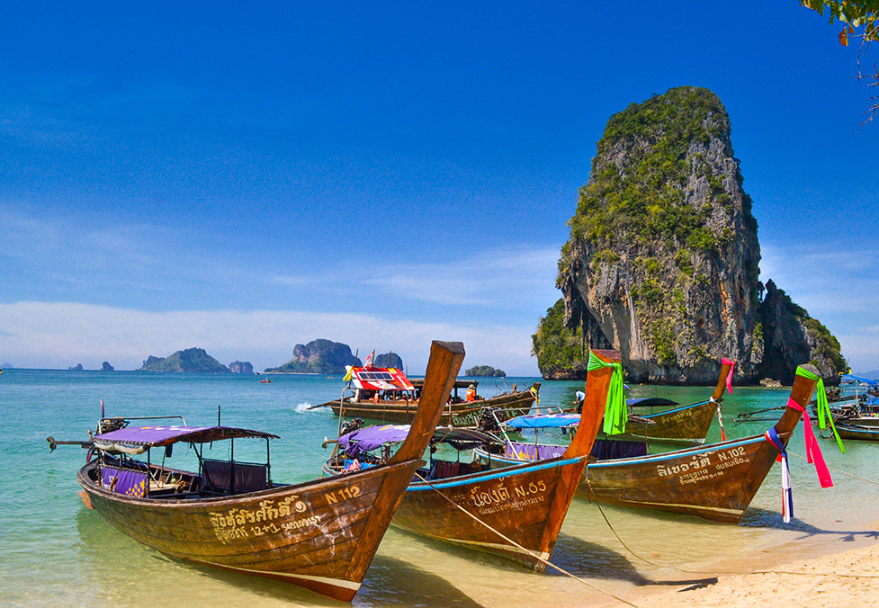 thailand boats in the water