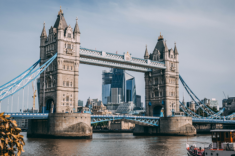 london travel guide bridge