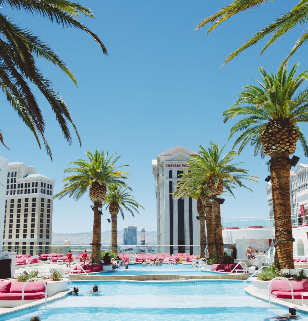 BEST Vegas Pool Parties: Wet Republic, MGM Grand & Drai's Beach Club, The  Cromwell (Ep.25) 