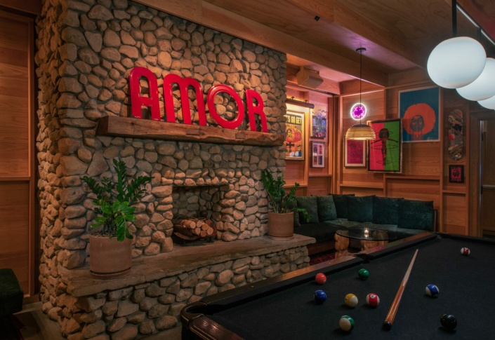 the bungalow long beach bar game room pool table