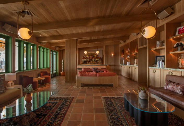 the bungalow long beach bar sun room